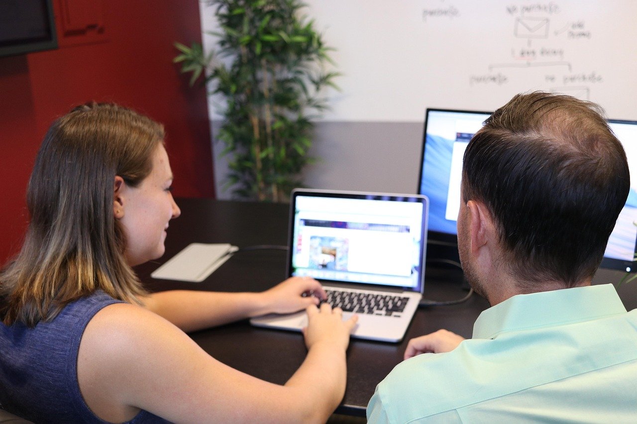 como analisar feedbacks CRM – Como analisar feedbacks do CRM para ajustar estratégias de marketing digital