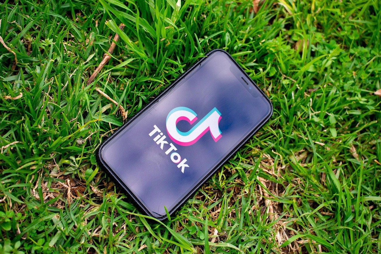 criativos de UGC em TikTok Ads – Criativos que vendem: boas práticas de UGC em TikTok Ads sem parecer anúncio