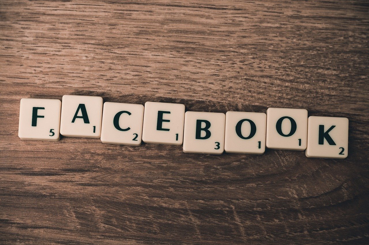 Ilustração de canais de campanhas online em diferentes plataformas