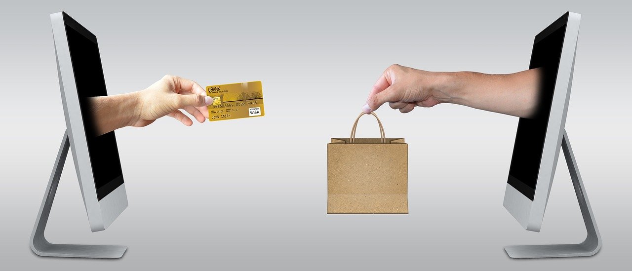Painel de CRM para vendas online integrado a canais de atendimento