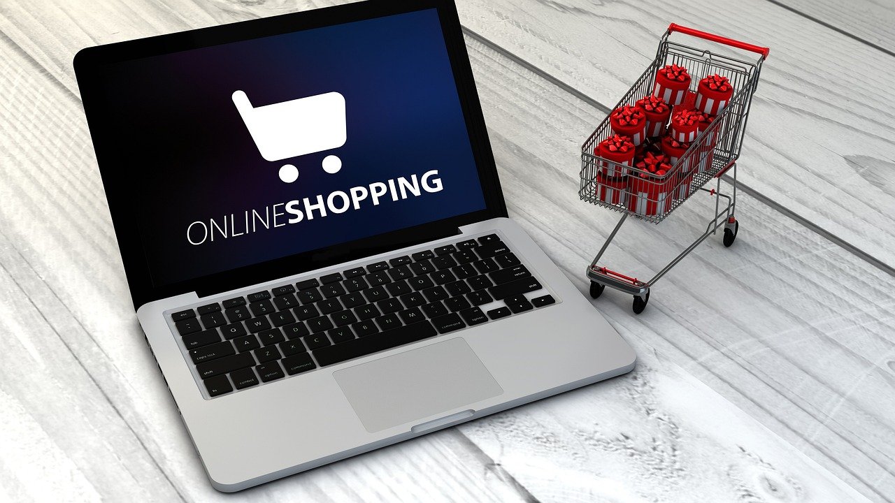 Tela de marketplace com personalização de ofertas no remarketing