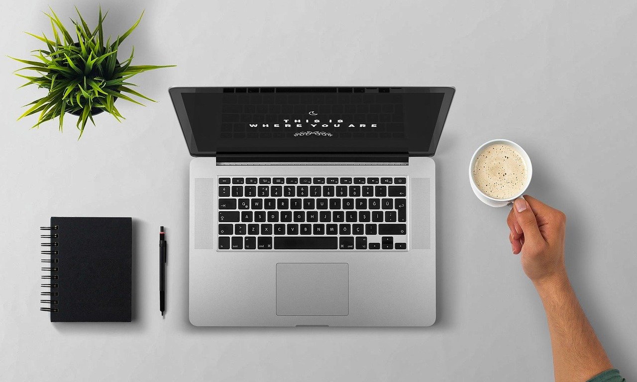 Tela de marketplace ilustrando estratégias de remarketing no marketplace
